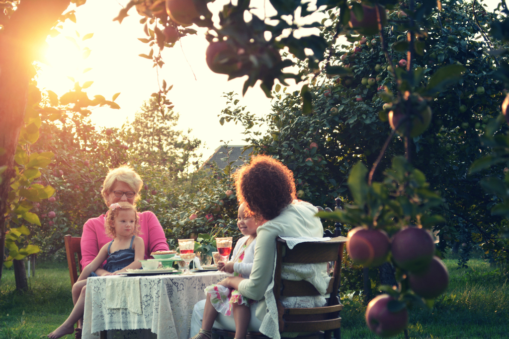 Celebrate the #FirstDayOfSpring with a snack or picnic outside. 

From riding bikes and walking to the park to planting a new garden or jumping rope- we are so excited to get outside, enjoy warmer weather and create lasting memories with our family and friends. 💚