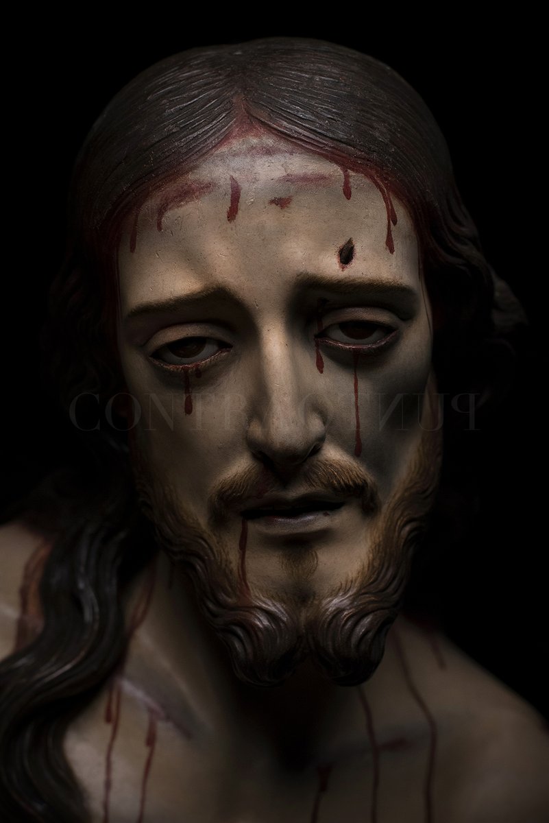 "...una caña como cetro
y de espinas coronado
como rey de los judíos..." (II/III)

Extracto del pregón de la Semana Santa 2019 de Osuna, de D. José Barrera Valverde.