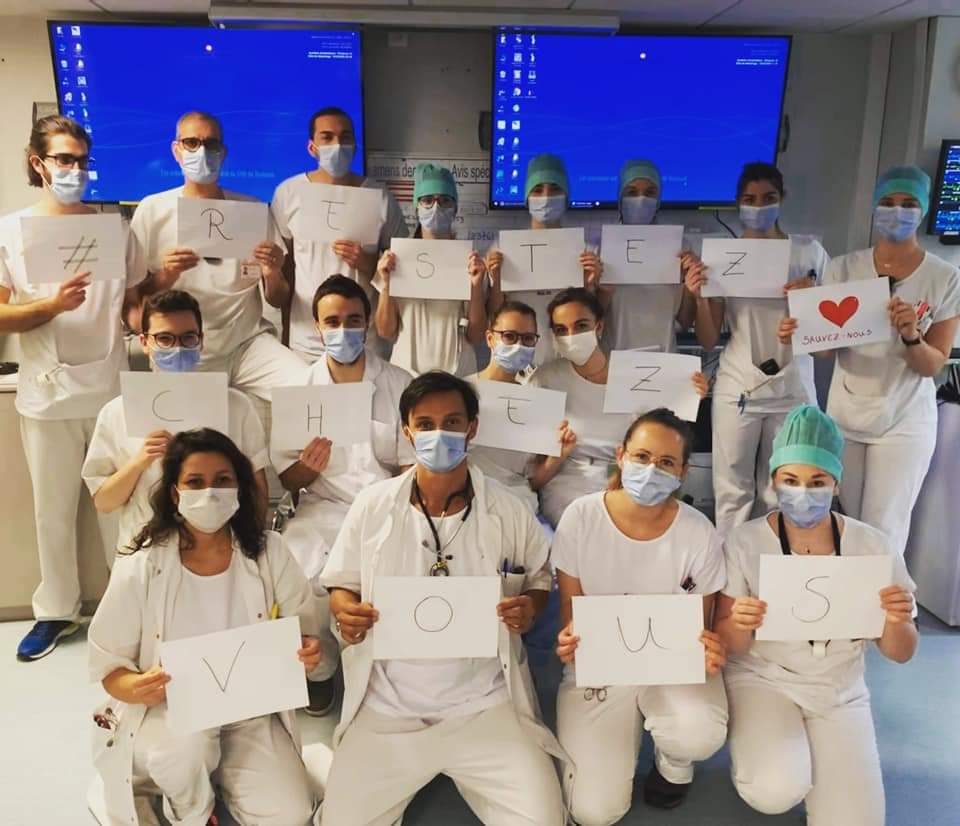 L’équipe des urgences de l’hôpital Rangueil du CHU de Toulouse a un message 🙂
#RESTEZCHEZVOUS
#Covid_19 #COVID19 #ConfinementJour4