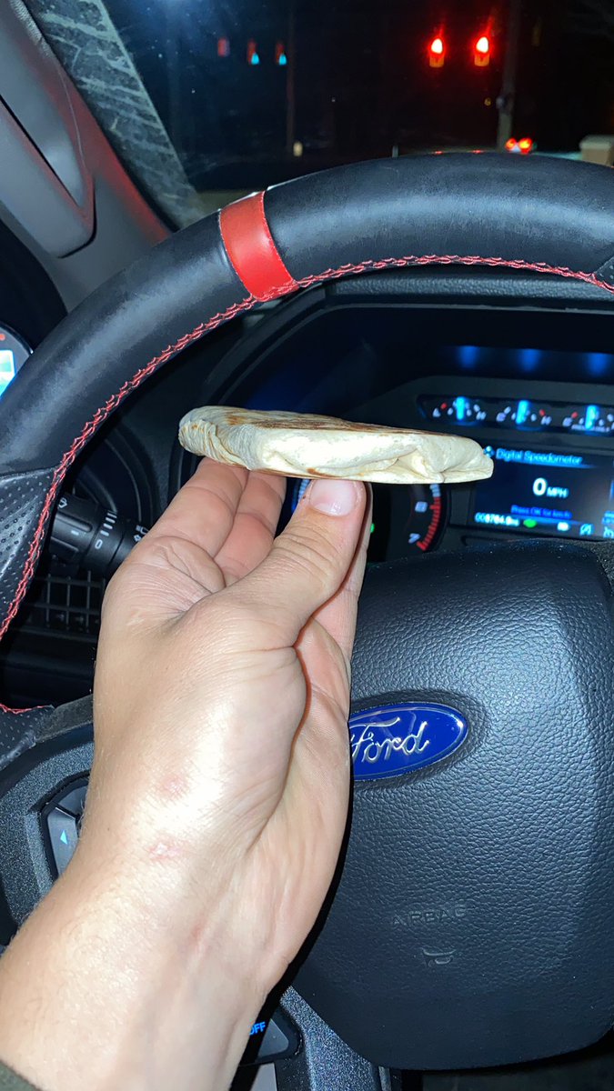 achud15's tweet photo. Beefy Nacho “Loaded” Griller. @tacobell what is this bogus? https://t.co/bDPDmFxeyi