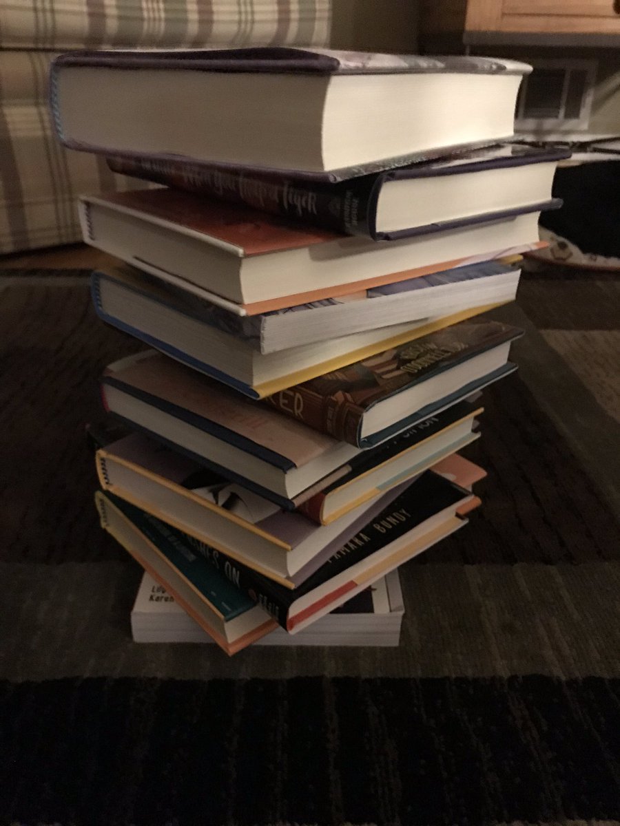 CynthiaSchwind's tweet image. Next Friday night will be another raffle! 3/27!!! Titles coming soon! 🤗📚🤗📚#KidsNeedBooks #SomethingFun #BookPosse