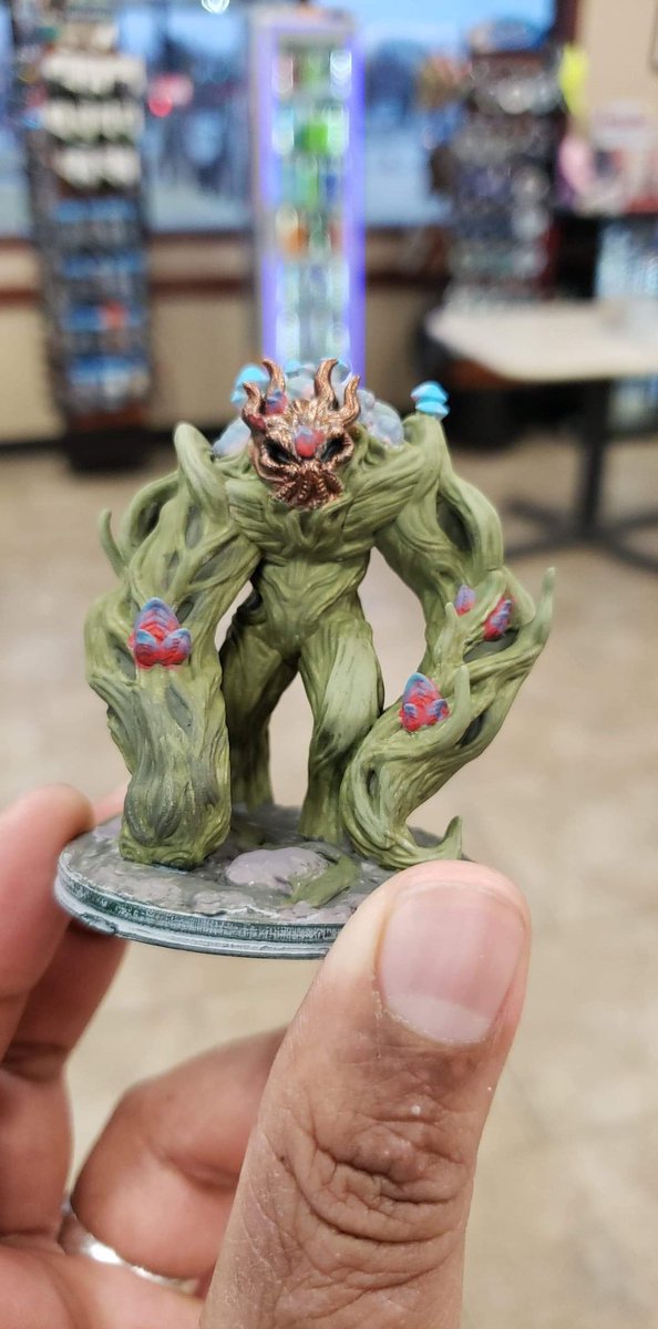 vdark5's tweet photo. Painted one of #Ec3d minis using @CephalopodStud1 paint line: #CuttlefishColors. This is my first legit serious fully painted mini. I'm happy as hell about it. Btw I didnt care much to paint the base. Didnt want to ruin the mini lol https://t.co/obJEu78VCg