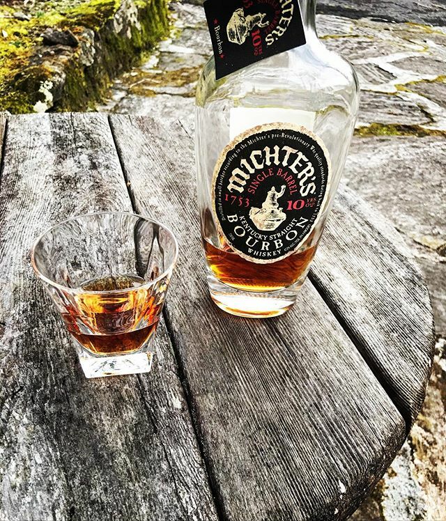 BourbonNut's tweet photo. This mountain evening on the patio is brought to you by Michters 10; I mean wow #michters #michtersbourbon #michters10 #bourbon https://t.co/z4P1x0WEk4 https://t.co/9Or1ge02us