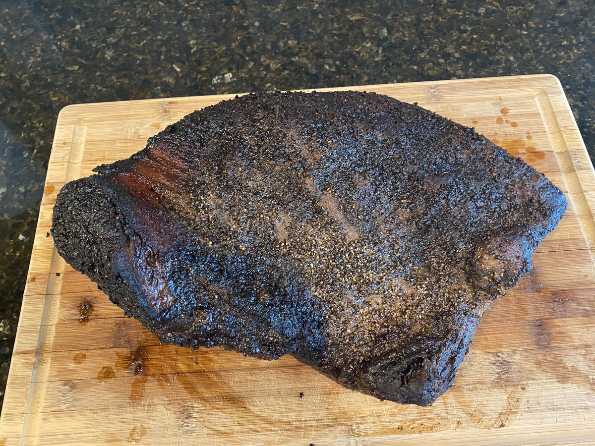 Aggs03's tweet photo. The finished product. The brisket had the jiggle, the wiggle, the oozing of juices, and it bended without breaking. #BBQLyfe #BrisketTyme #BGE https://t.co/ikXUIhmKlB