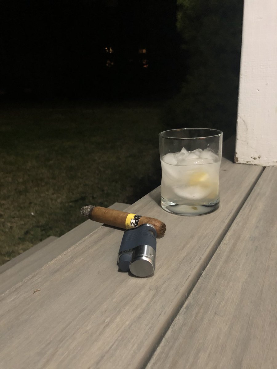 TimMartin4's tweet photo. Social distancing with my friends cohiba and @pinkwhitney @ryanwhitney6 @spittinchiclets #springinboston https://t.co/RFxAnDWovK