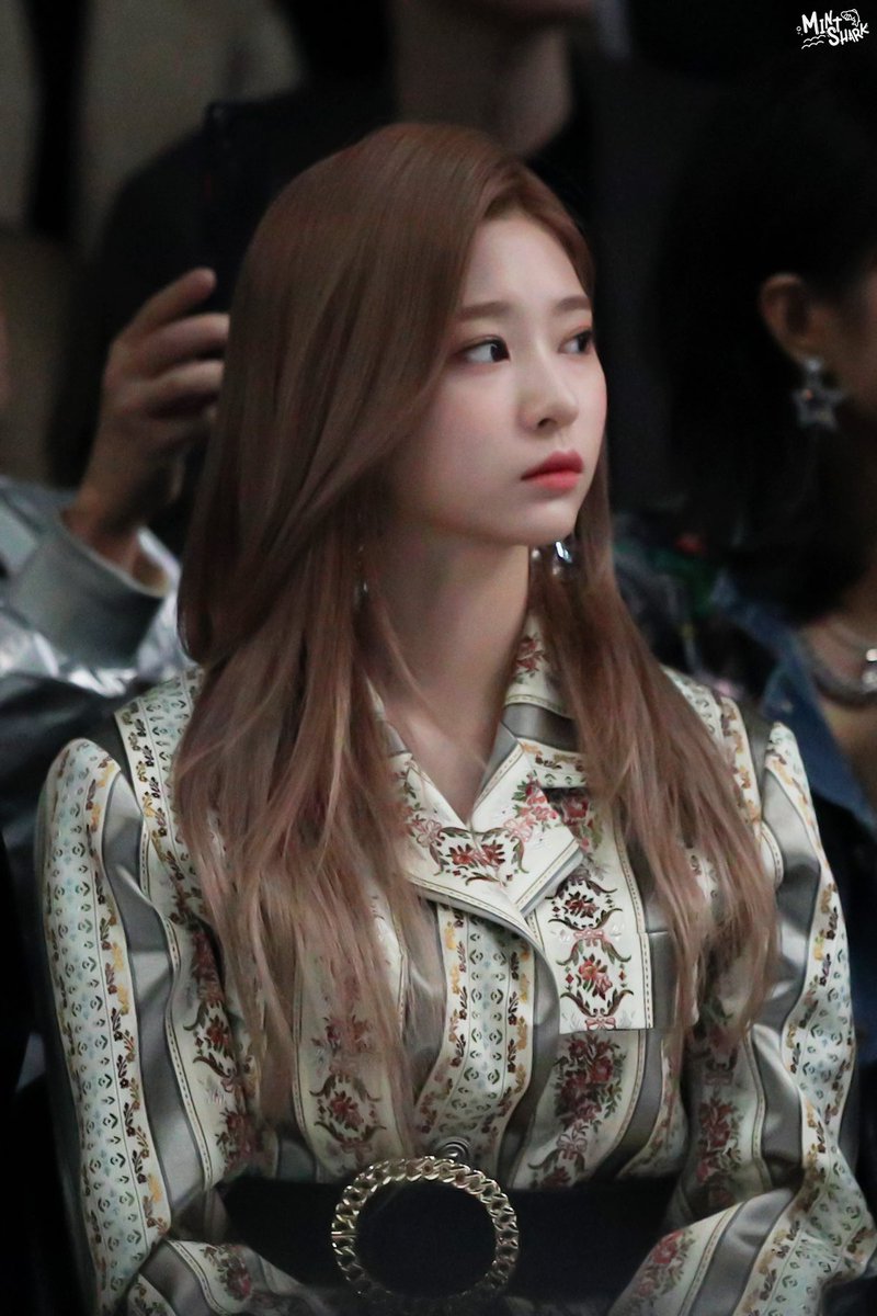 mintshark0205's tweet photo. 191016
🌹🌹

#김민주 #민주 #KIMMINJU #MINJU #IZONE #아이즈원 #アイズワン #キムミンジュ #강혜원 #혜원 #カンヘウォン https://t.co/e0YO4Nnxy7