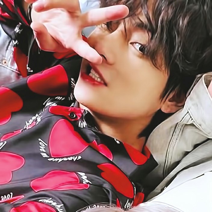 ким тэхен рост 2022. плейлист тэхена 2023. песни чонгука из bts список. тэхен из bts 2016. бтс в 2022 ким тэхён.