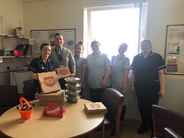 ClareRidley1's tweet photo. A very special delivery today from @MODPizza #metrocentre half way through a busy 13 hour shift, just what we needed 💙 #nhs #nurse #HCA @NewcastleHosps #teamtrauma https://t.co/w7IUSkipAe
