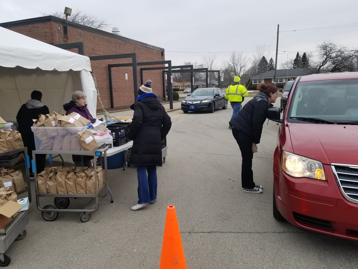 RacineUnified's tweet photo. It's times like these I am reminded how fortunate our students and community are to have dedicated and caring employees like you! I am reminded of the strength of community - reminded that we are truly stronger together. #RacineStrong
Dr. Eric Gallien, Superintendent @dregallien https://t.co/ykHWjzRku1