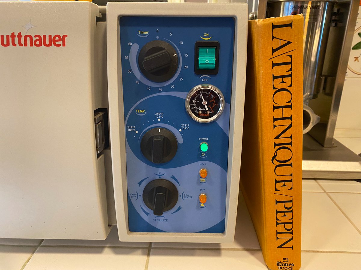 In order to avoid contaminating the incredibly rare and cool Egyptian research yeast, we feed it STERILE flour. This means we heat the flour until until all the microorganisms in it bake to death. Yes it’s a dick move. To accomplish this we use an autoclave. Kitchen autoclave.