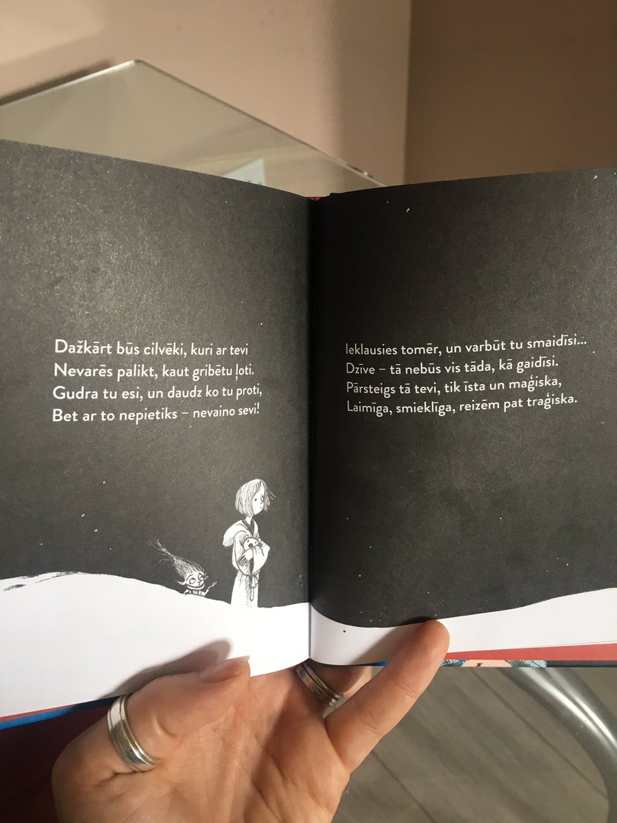 debes_manna's tweet photo. “...un varbūt Tu smaidīsi...” #truthpixie #patiesālaumiņa Autors: @matthaig1 Izdevējs: @zvaigzneabc #psihiskāveselība https://t.co/TotKUnusv6