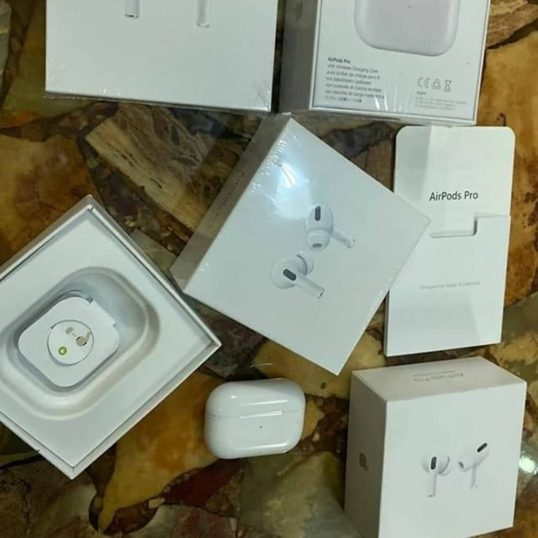 Lopegadgets's tweet photo. Dubai version apple airpod pro with
Same functions at a lesser price available
Compatible for iOS and Android 
(MacBook and iPad pro)

Price 55k

To place your order
DM/click on link in bio

#COVID19NIGERIA https://t.co/iyIlTNRqTg