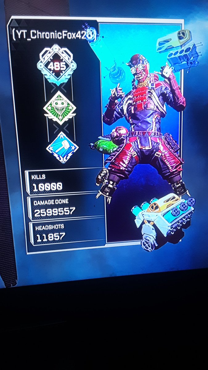 PupSkunk's tweet photo. @SoaRKobi Sure I dont have 20 kill or 4k badges. I dont need those things to show my skill. Took me 4 seasons off and on with my other games I grind. But all my hard work paid off. And now I'm going for 10,000 kills with wraith. Wish me luck and see you all in the Arena.🤘😎🤘 https://t.co/p6sK2AknAZ
