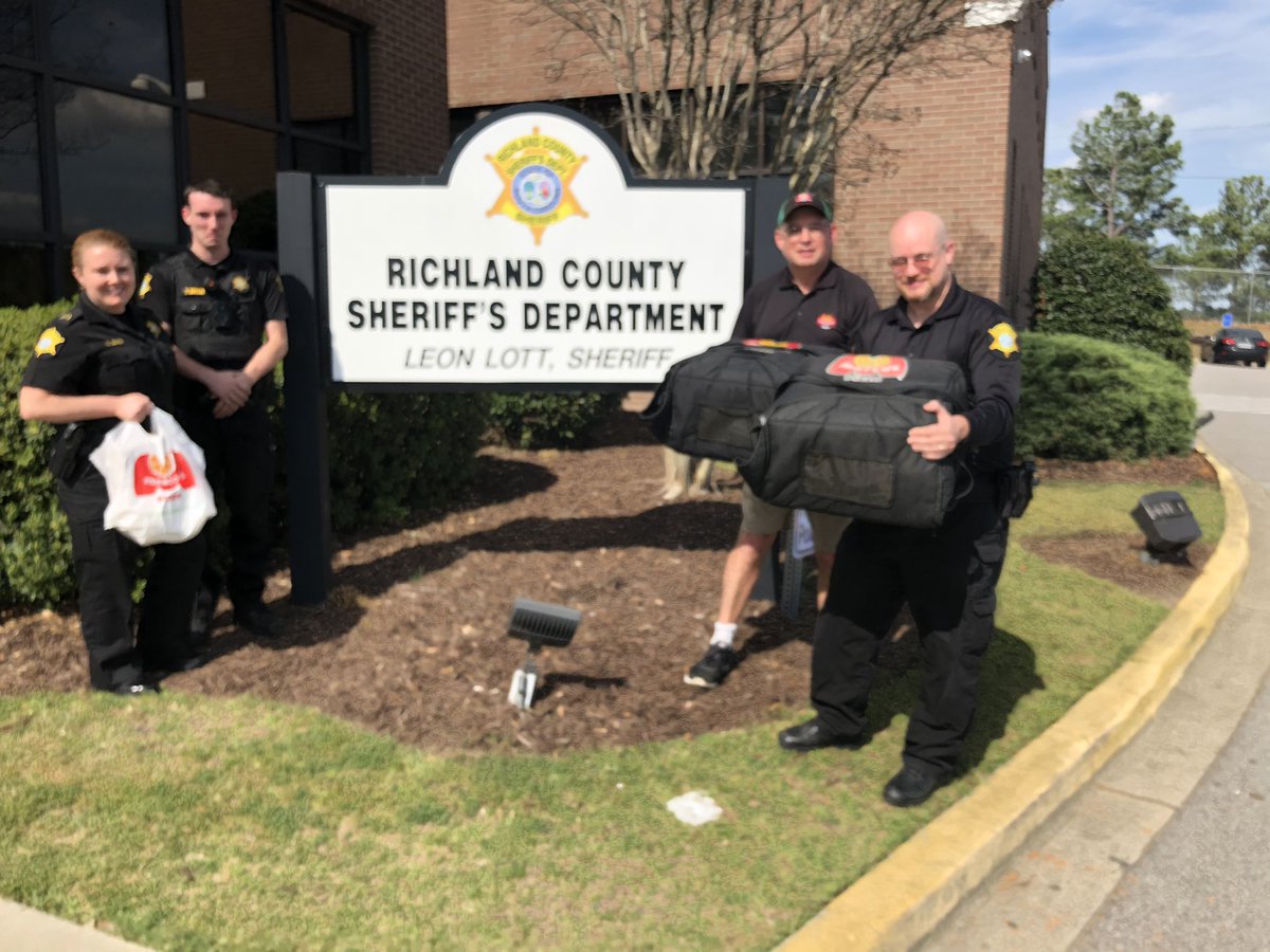 RCSD's tweet photo. Thank you to @MarcosPizza, Dr. Pertile and Councilman Joe Walker for bringing dinner by HQ for the team! https://t.co/yNA0LMZ7mA