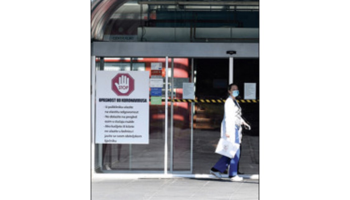 womeninGH's tweet photo. βIn Italy, 20% of responding health-care workers were infected, and some have died. Reports from medical staff describe physical & mental exhaustion,ββ #COVID19 | Most are πΊ, junior & frontline staff . #InvestinHealthWorkforce
https://t.co/HIXo453zxN https://t.co/eo2w7qr37z