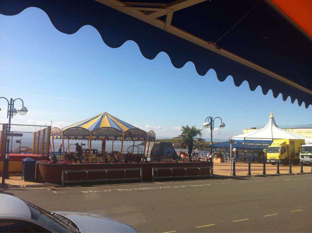 We’ll still be open tomorrow serving hot food and drinks to take-away.  😎🍔🍟🌭☕️ #StaySafe