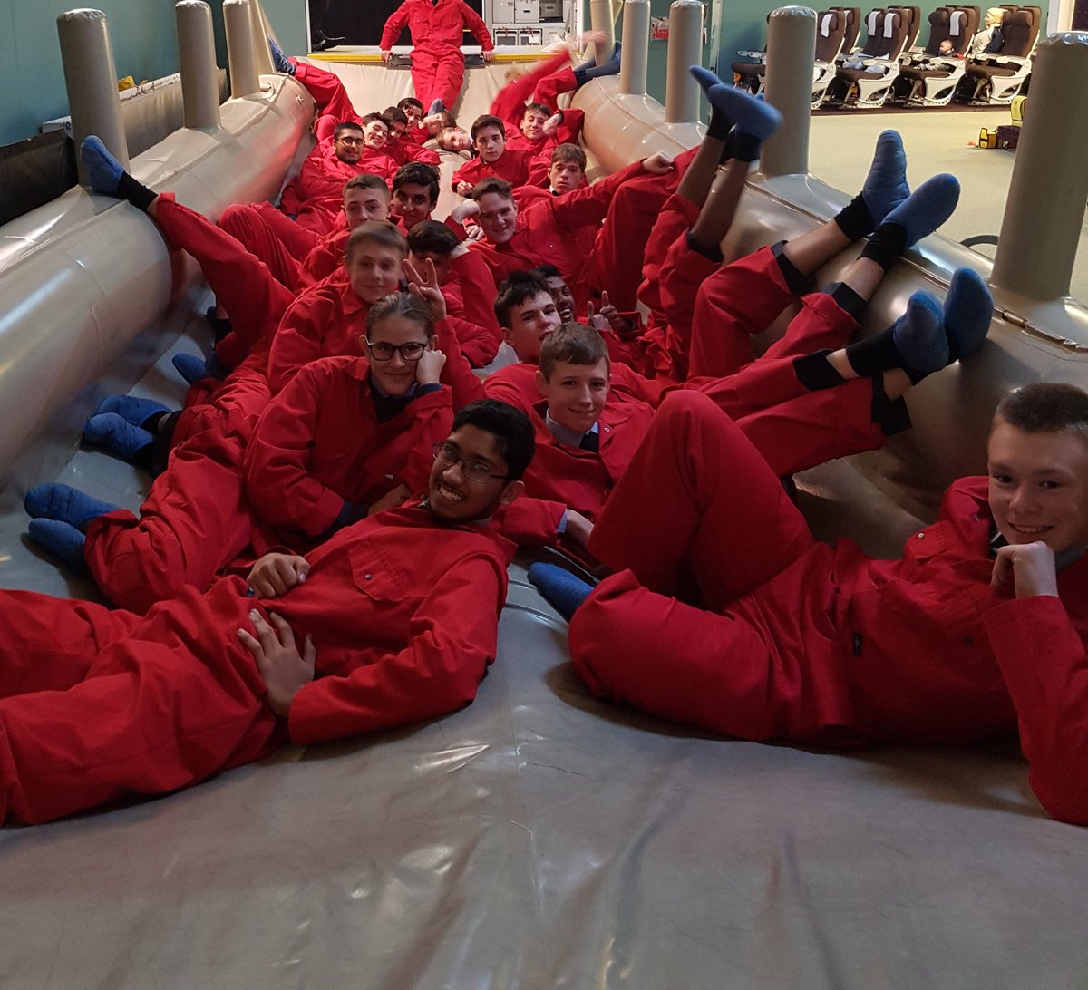 19squadronatc's tweet photo. @VirginAtlantic  we wanted to send our @19squadronatc  love and best wishes ❤🇬🇧❤🇬🇧❤ to the awesome VA staff. Thank you for all the fab activities, we will see you again soon in our home town keep strong guys!   @GatwickVoice #StaySafeStayHome #mightyXIX https://t.co/J6VhDjlGNw