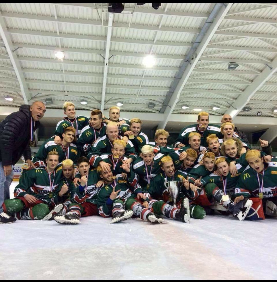 TCaubet16's tweet photo. 4 ans jour pour jour ➡️ 🏆 
https://t.co/TIxdWkqvVw https://t.co/hdXEjYiHtC