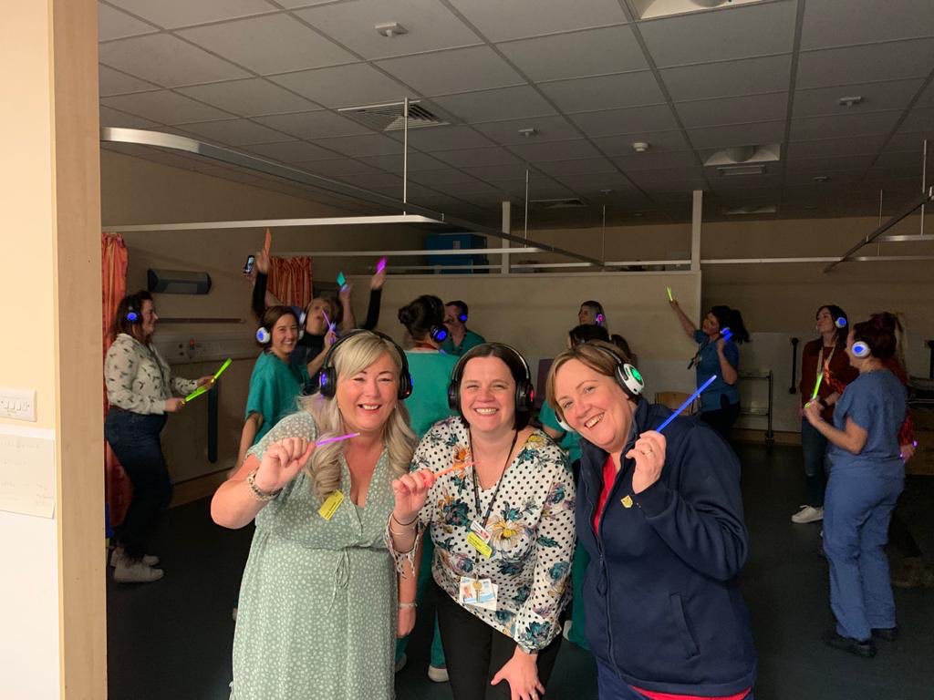bowman_kaye's tweet photo. Spreading silent disco morale to Team ICU, A &amp; E and CAU Crosshouse Hospital. Please pass it on and make us go viral.
#whoisnextnhscoronasilentdiscochallenge

#staffcare
#nhsstaffwellbeing
#30minlunchbreak
#silentdisco
#enhancedintermediatecare https://t.co/y9rHGarb55