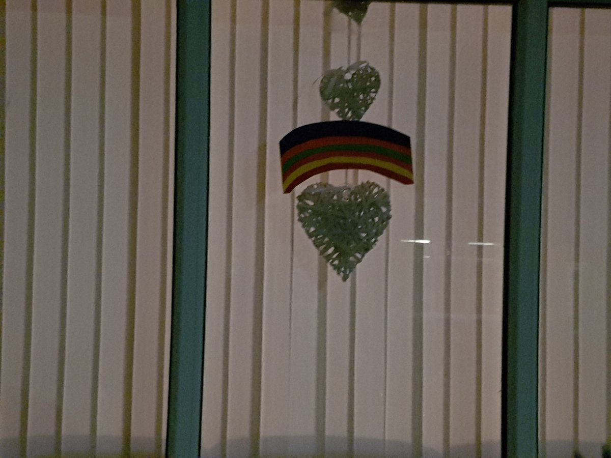 1stLittlecoates's tweet photo. I've been to check on Brown Owl/Wendy as she is self isolating because of pre existing conditions. She's fine and has everything she needs and I even spotted this rainbow in her window 🌈#StaySafe #CheckOnTheVulnerable https://t.co/YaXkcvCVE8