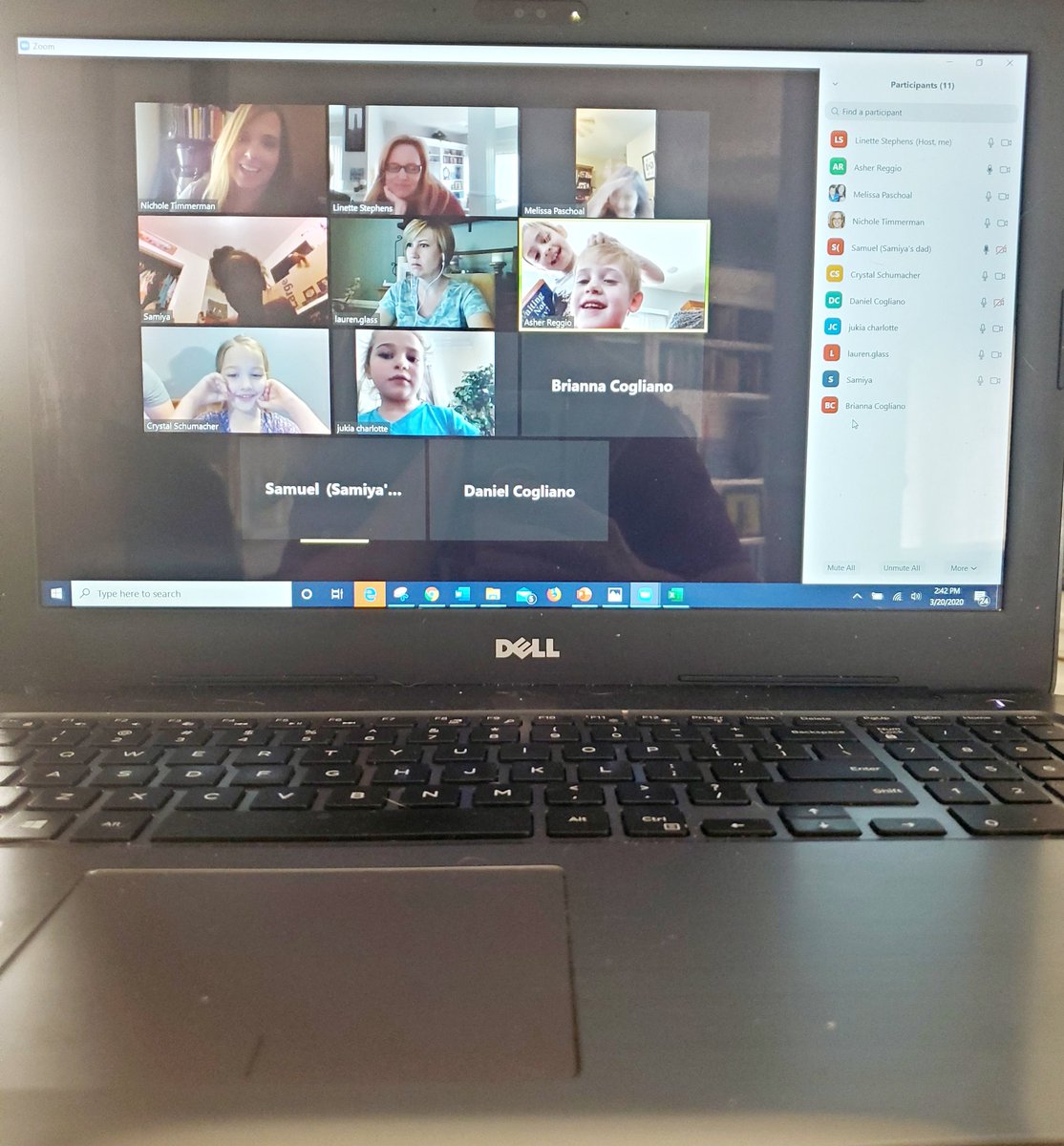 LinetteStephens's tweet photo. Thankful for Zoom during this awful quarantine!  It was so good to see some of the faces of room 604 today!  Looking forward to seeing more kiddos next week while we engage in some fun virtual activities!!❤ @ntimmerm
@RTEFlightStatus 
#distancelearning 
#RTEcommunity https://t.co/aVoy5j3P5N