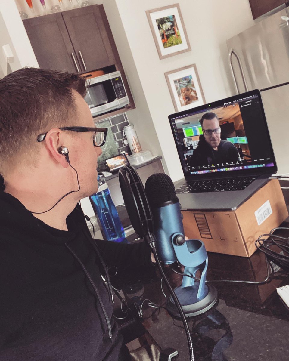 ColinMills's tweet photo. All set up for my online classes next week. Brought to you by my kitchen. @AlgonquinColleg @AlgonquinMIA #algonquincollege #WorkFromHome #teachfromhome #musicbusiness #ottawa #kitchenclasses https://t.co/KumnlTPvRe