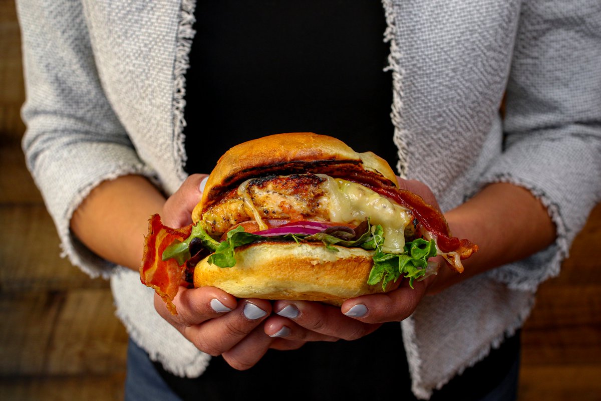 😋 Let us feed you tonight, order online! sedonataphouse.com/online-orderin…