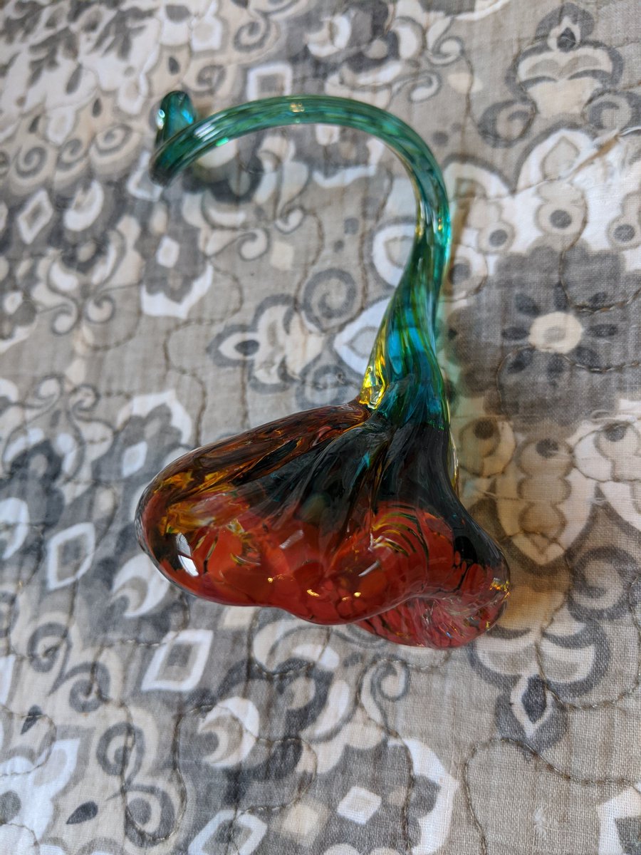 ElliottArtRoom's tweet photo. This was from my 2nd ever attempt at glassworking last week and my first time working with molten glass. Not perfect, but super fun! #comalfinearts #springbreakart https://t.co/U20U3oO9zx