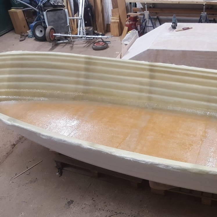 SedgemoorBoats's tweet photo. Adam has done a brilliant job fitting and glassing in the deck on the SB460 Angler. You can clearly see the drainage sump at the stern. #anglingboats #anglingboatbuilder #lochboats #troutboats #somerset https://t.co/Up1aioFrop