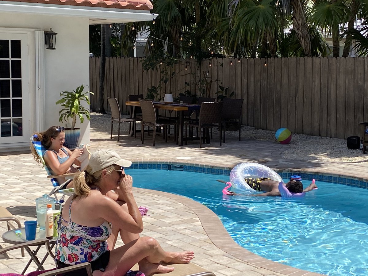 coachtommylewis's tweet photo. Small group. Open space. Lewis fam. Flattening the curve. #SoFloStyle #AVAD #Thankful https://t.co/9op6oRvvjw