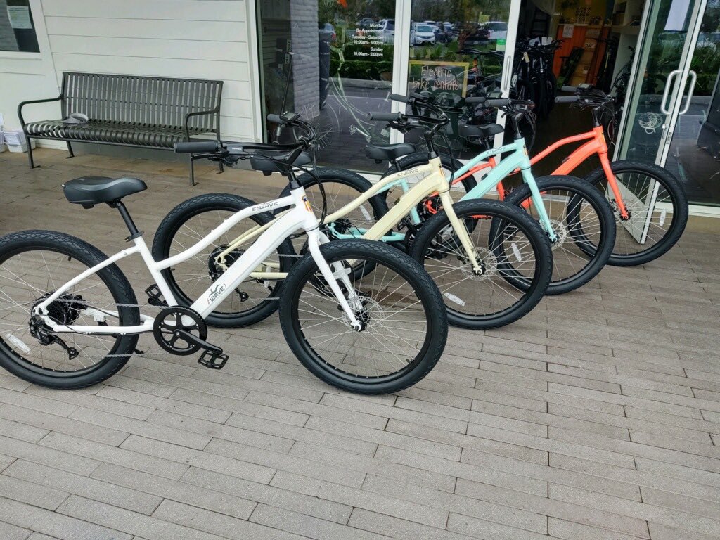Groove_EBikes's tweet photo. New groovy colors have arrived... 

#AmericanFlyer #ebikes #bikerides #biketours #bikerentals #healthyliving #GrooveEBikes #californiadreaming #staygroovy https://t.co/pHh0FQOkAY