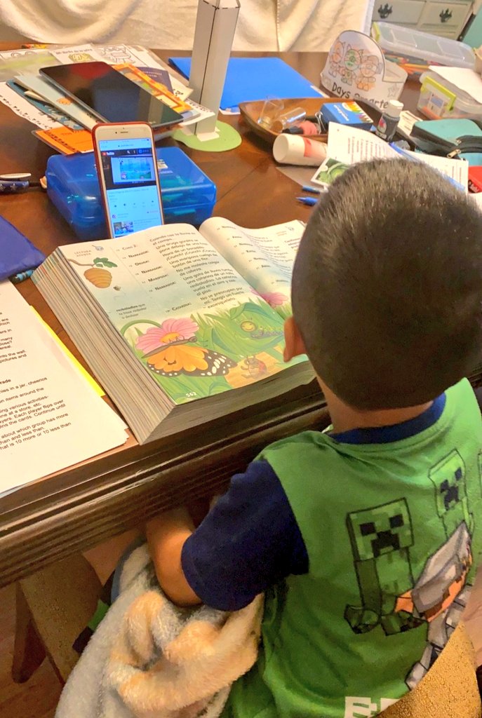 Jaleydapz's tweet photo. ๐โ๐งกI'm extremely proud of my students! I want to THANK their parents for the continuous support. It takes three! I know we can do this. Miss you all! ๐งก๐โ #secondgradedual #cisd #becisd #teachertwitter #teachingfromhome #TeachingOnline @crenshawcomets @ChannelviewISD https://t.co/ebnlUIfoJ1