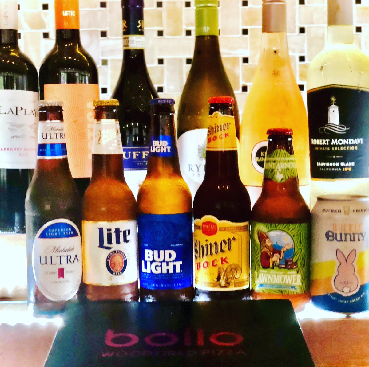 BolloHouston's tweet image. Yes you can order Beer and Wine with your food!
#houston #pizza #fooddelivery #wine #beer