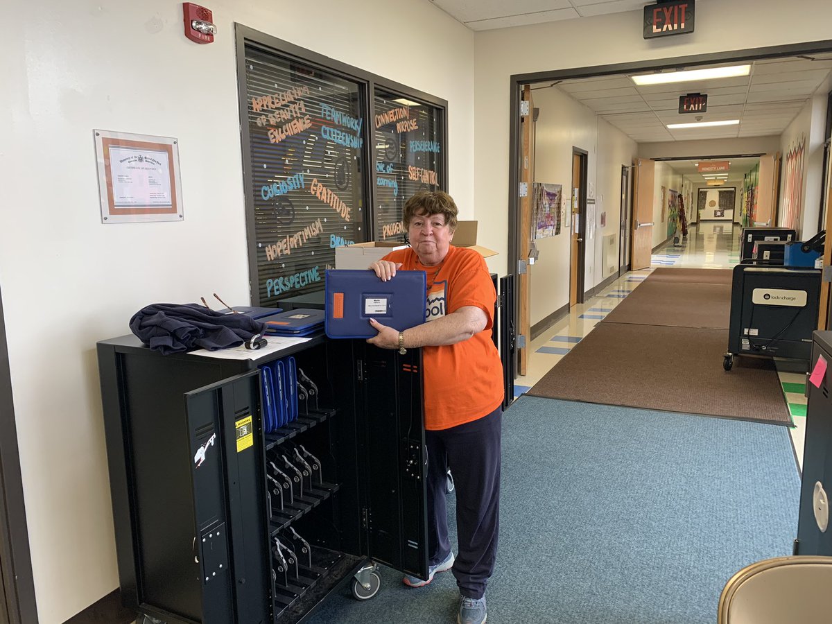 MsD_atLCSD's tweet photo. A few chromebooks left at SRE &amp; WFE. Open until 6 tonight (Friday). After this, it is appointment only (315)459-6900. #LCSDTech #LiverpoolLeads #LCSDCares https://t.co/YTDM3CFc8x