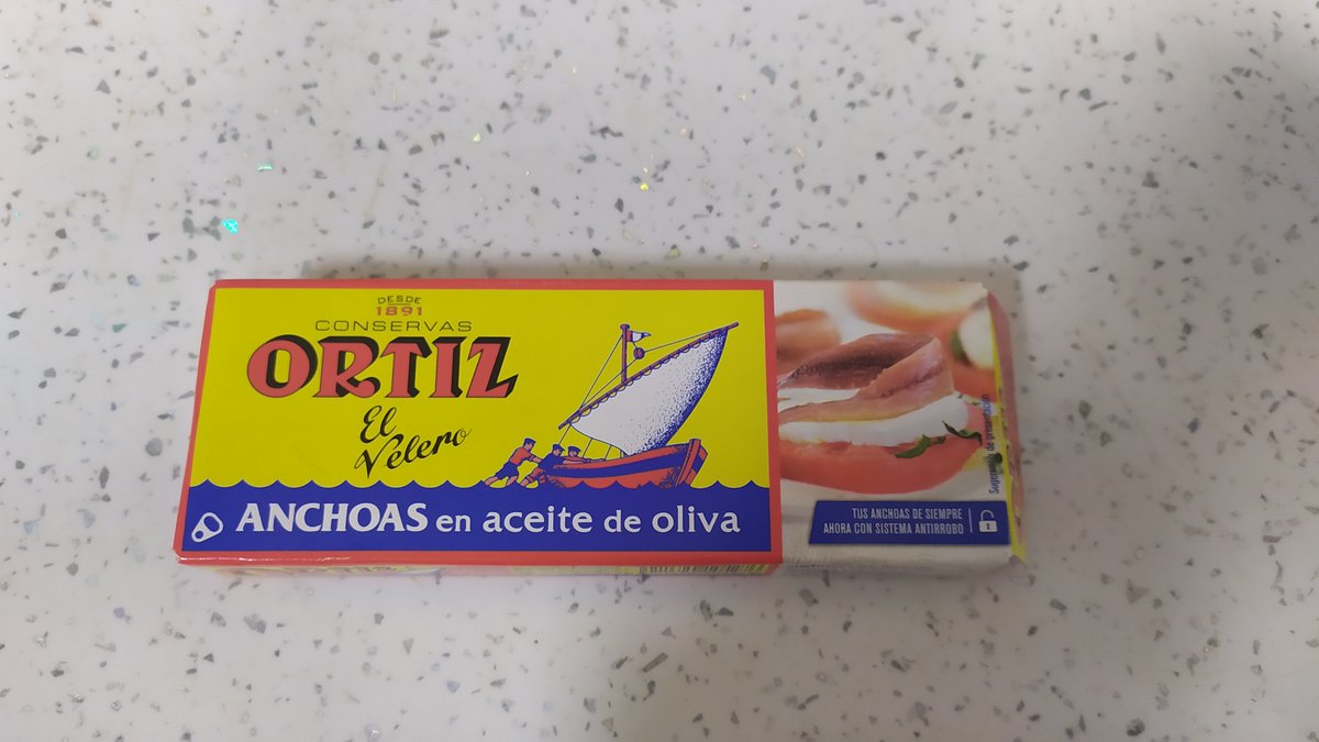 carlosbm80's tweet photo. @ConservasOrtiz ¿de verdad hacia falta "convencer" al usuario con este truco tan vil y cutre? Tanto problema es pegar la alarma como una persona normal en la lata. #verguenzaajena https://t.co/fSuvCgtK4R