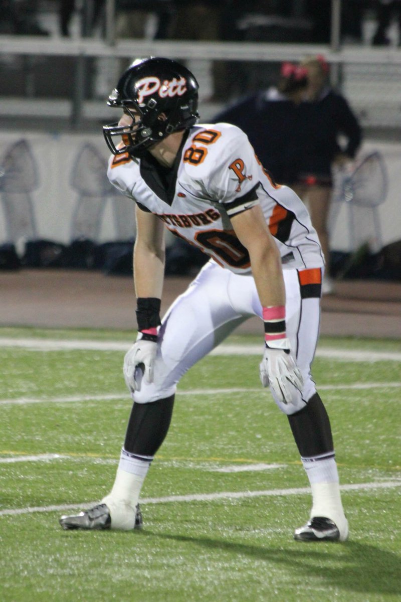 mfranks86's tweet photo. @Coach_Corral @PittHSFootball @49erscalhi @GetSportsFocus @FootballRecruit @Juice_Cano @Hugothegreat09 @manuelrcasey @CRamirez_PittDC @just4ujamar @bayfbrecruits W/W O/O B/G or B/O🔥🔥🔥 https://t.co/ggirqCmnbx