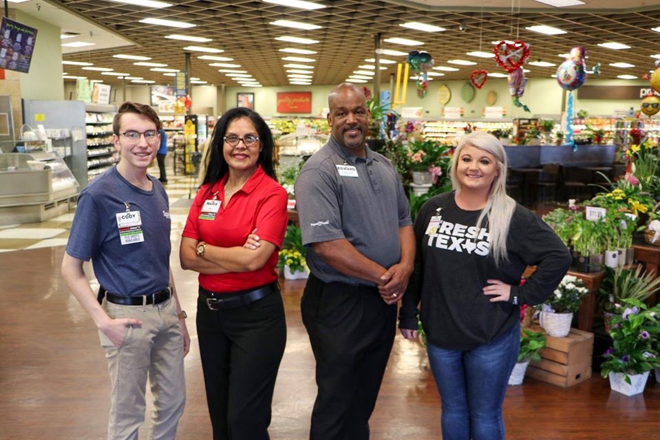 BGC_Core's tweet photo. As a gesture of our tremendous gratitude, BGC is giving our 14,000 partners a half-week’s bonus pay. We are so appreciative of your incredible hard work and dedication in supporting each other, our neighbors and communities during these unprecedented times! #theteammatters https://t.co/qppmWbSp2e