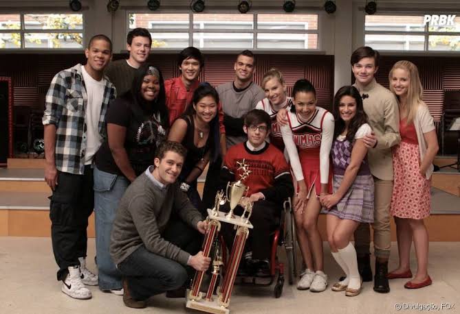 BinSly18's tweet photo. #5YEARSWITHOUTGLEE
"Fazer parte de algo especial, não te torna especial. Algo é especial porque você faz parte disso" 

Faz 5 anos que vimos Rachel Berry dizer esse discurso quando recebeu se Tony Awards❤ https://t.co/gULsx9ZNaJ