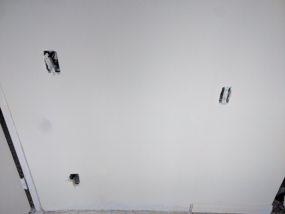 AoretSC2's tweet photo. Please enjoy the complete narrative journey of this weird #StudioArchon light switch I had to move. Props @UpATreeZelda on the brilliant idea to slice the screws on this unfortunately placed fire break and just move it higher up. https://t.co/mxcdJDxNqk