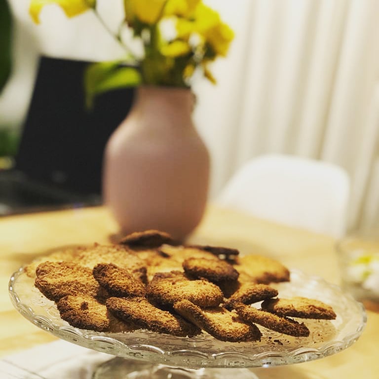 Annegarridop's tweet photo. Hoy galletas de coco #yomequedoencasa https://t.co/BqRMKPFs3E