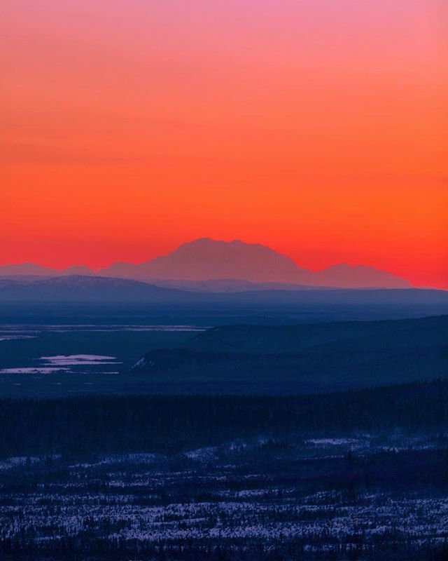 explorfairbanks's tweet photo. Epic shot of Denali at sunset 🧡 easy to see why it literally means “the great one” in Athabaskan, the language of the indigenous peoples of Interior Alaska 📸 @kourtneyanngundersen .
.
.
.
#interioralaska
#fairbanksalaska
#winterseason
#alaskaroadtrip
#explorefairbanks
#fairb… https://t.co/bmG4rvgtR7