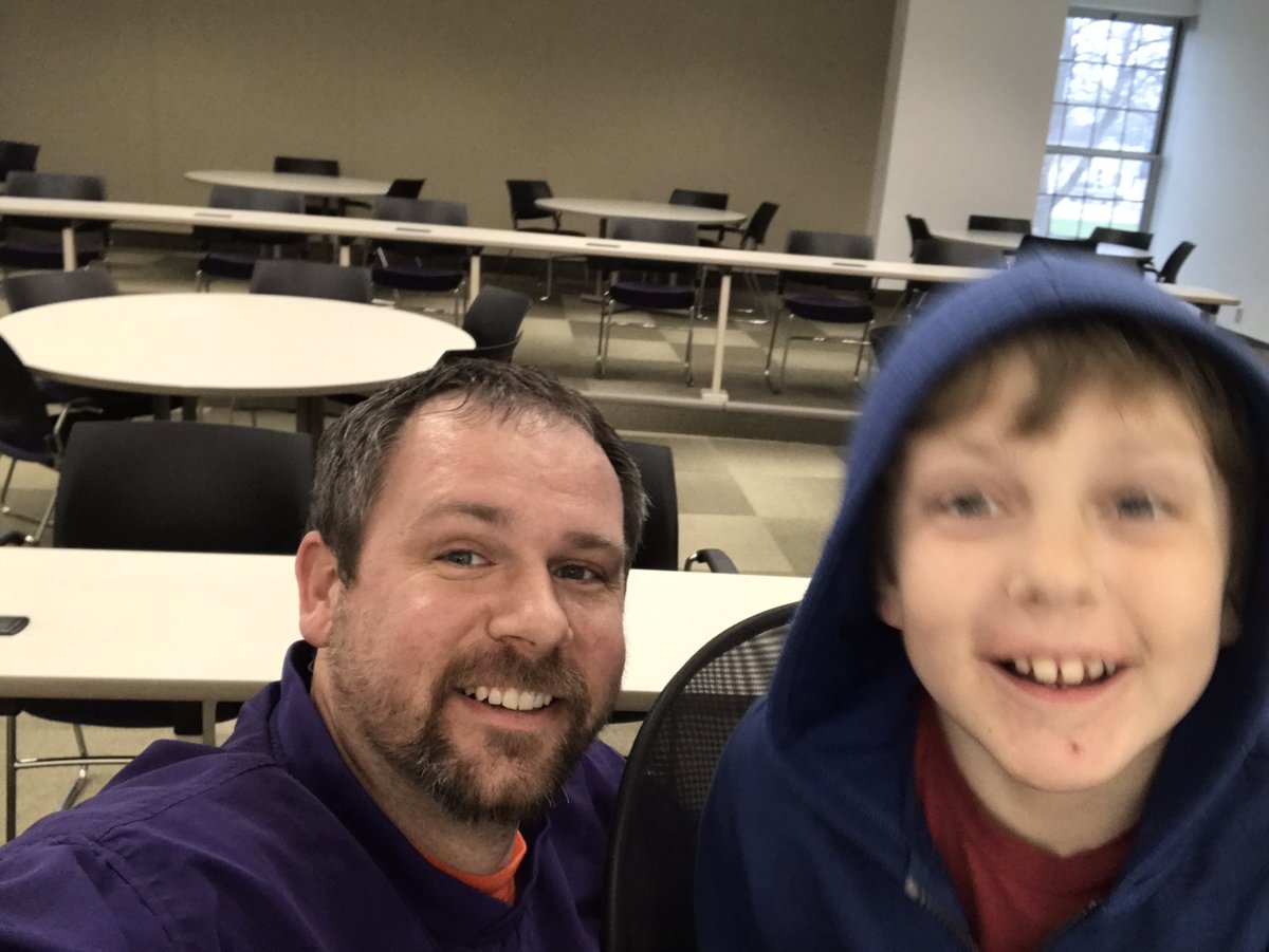 BW_Johnson's tweet photo. Dear @UEBusiness students, the @UEvansville campus isn’t the same without you here...except my jokes got as many laughs in this room as a normal lecture.
#StaySafe
#WashYourHands
#VirtualClasses https://t.co/RUkyfd5wUd