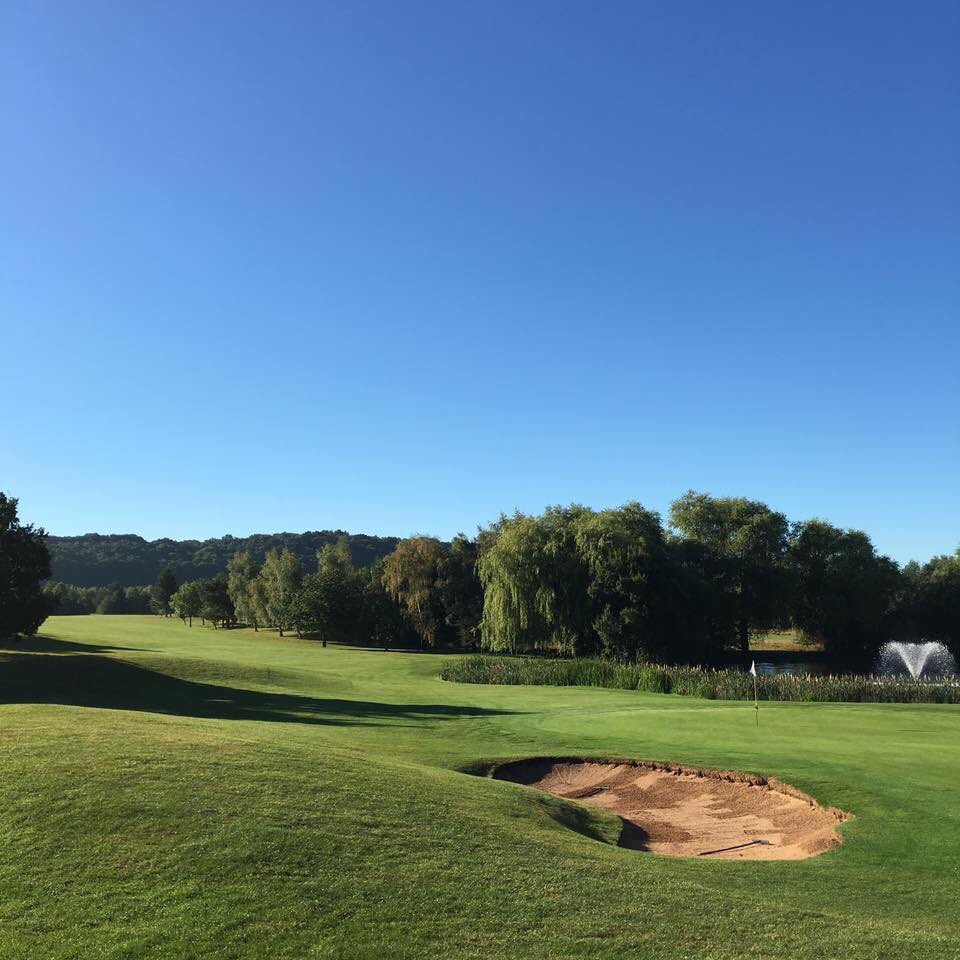 TheValeGolf's tweet photo. In light of the government announcement this evening we want to let you know that our course, pro shop and changing rooms will remain open ⛳️ #KeepGolfGoing https://t.co/xqenzLbdCg