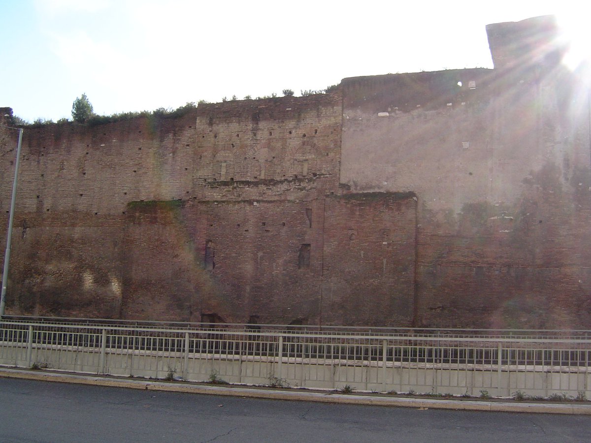 TimeTravelRome's tweet photo. 🧙♂️⚔"100 Rulers & Rebels of Rome". 📒 Day 34. #Balbinus (?-238). Arisrocrate, orator and poet, his co-reign with Pupienus was short and bitter as the two Emperors argued and feared each other' plots. His place: 🏛 Praetorian Barracks in Rome where he was killed. https://t.co/OrYJv0fgNC