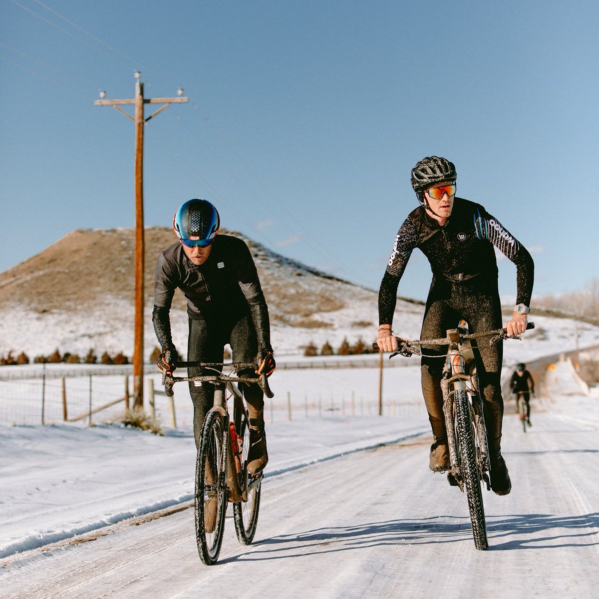 A little Friday podcast listening to send you into the weekend🔊
I sat down with <a href="/ian_boswell/">Boz</a> in Boulder with #WahooFrontiers #breakfastwithBoz 
We chat the diff btwn #gravel and #WorldTour road, #TBI support, and <a href="/dirtykanza/">DirtyKanza</a> nuances
Listen here: wahoofitness.com/podcasts/break…