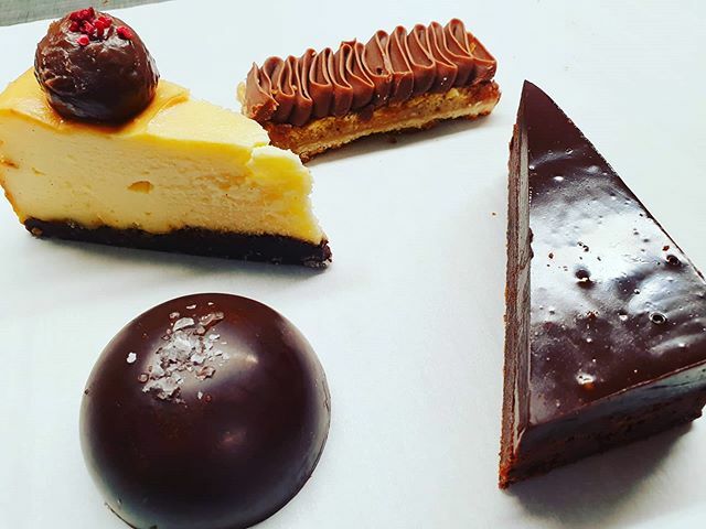 thoughtfulbread's tweet image. Mothering Sunday!
(Applicable to any other loved one also)

We have your back 😉
Now available to buy online for delivery straight to their front door this coming sunday. £18 delivered.

BA1 and BA2 postcodes.

Strictly limited numbers so first come f… ift.tt/33yljyY