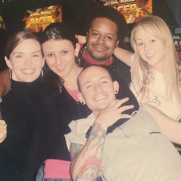 HeatherC_73's tweet photo. Happy Birthday friend. We miss you every day. Your laughter brought so much joy to the world. 🌈
#MakeChesterProud #IAmTheChange #LPFamily #ChangeDirection
#320ChangesDirection #KnowThe5Signs @TalindaB @ChesterBe https://t.co/j3fgKwEeyZ