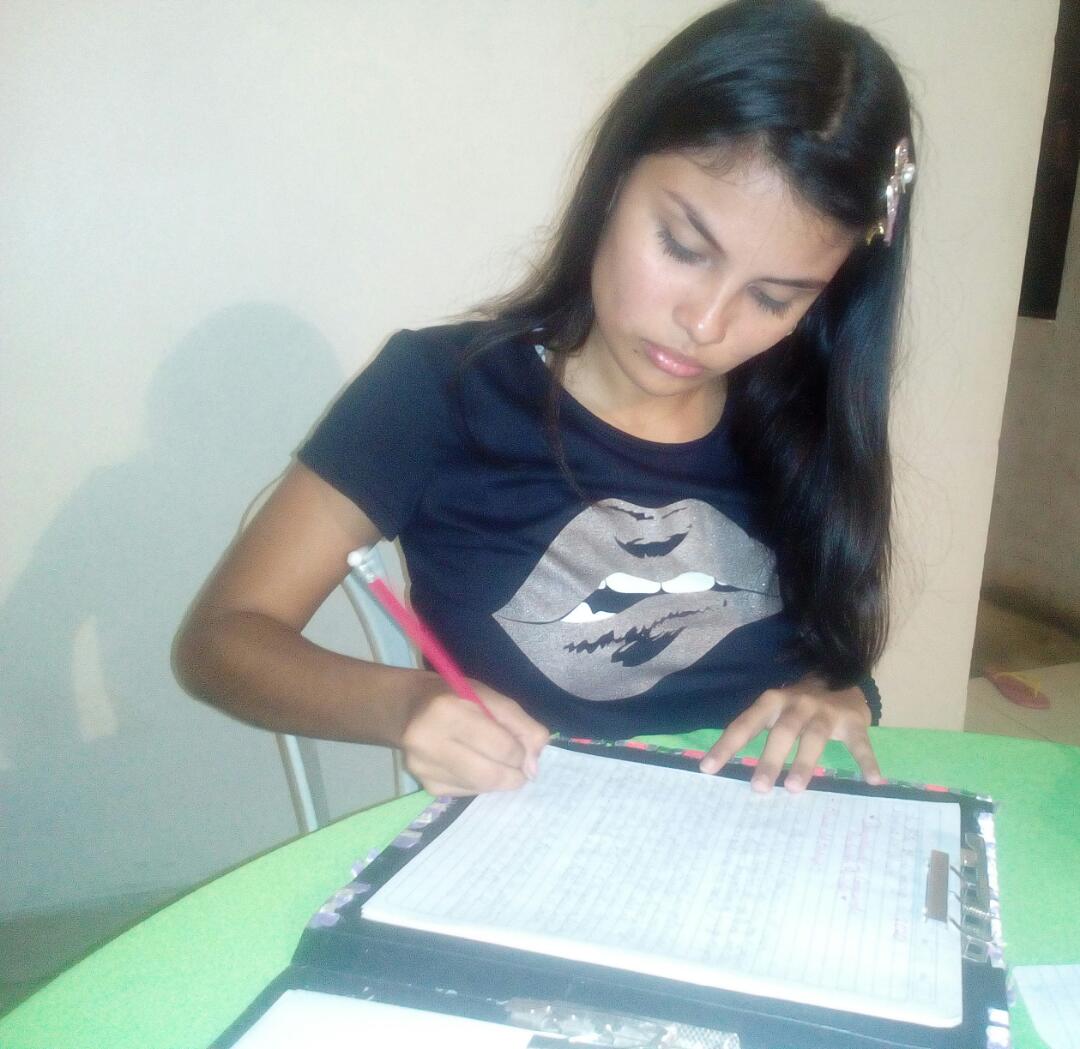 charlychaves's tweet photo. ¡En casa también se aprende!

Con el apoyo del representante nuestra estudiante del Liceo Perpetuo Socorro🏫 del municipio #GarcíaDeHevia #Táchira, realiza sus actividades pedagógicas cumpliendo con el Plan #CadaFamiliaUnaEscuela @MPPEDUCACION
#LaSolidaridadVenceAlCoronavirus https://t.co/lzBOBv8pht