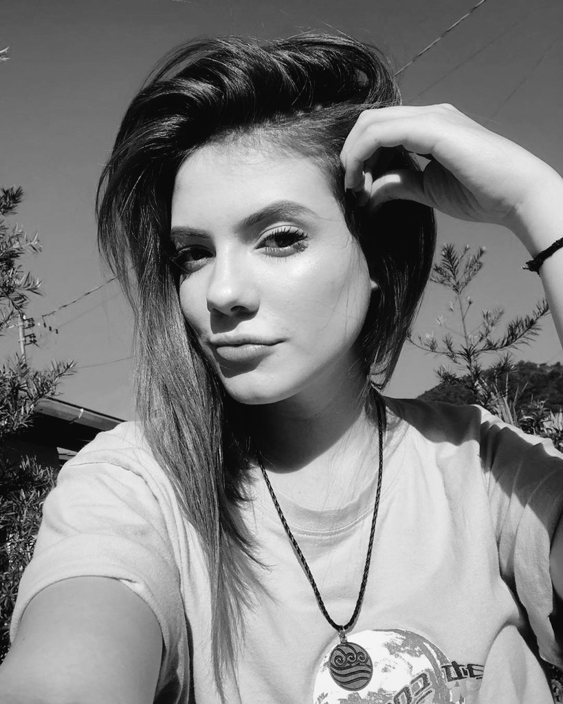 Lilysuis's tweet photo. La cuenta atrás está aquí, ahora nos toca estar más que alertas para salir corriendo hacia el hospital, además de tener que avisar con prisas a mi familia y la de Scorp. Estoy de los nervios. https://t.co/uZfTuUcg6e