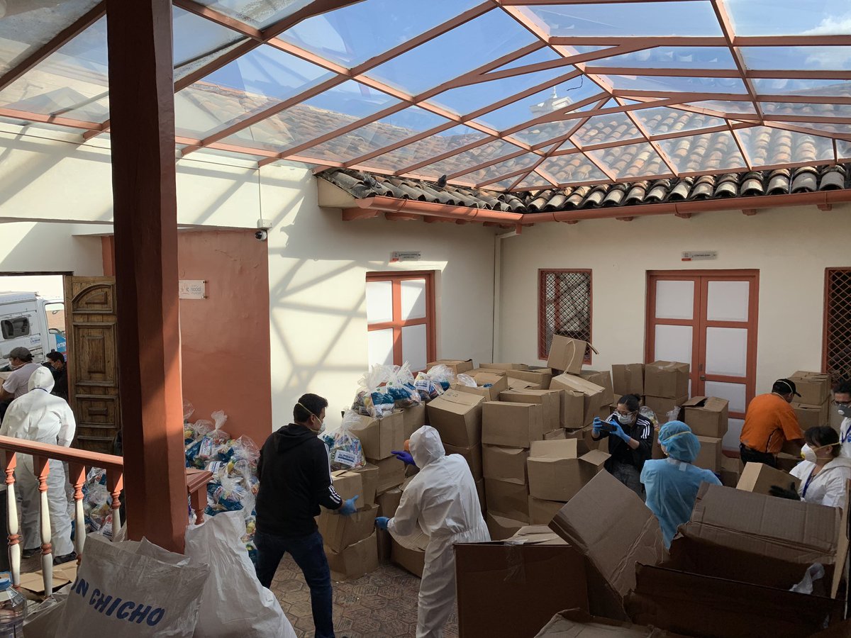 cgomezdelacruz's tweet photo. #BancoMunicipaldeAlimentos en estos momentos recibimos más de 300 cajas de productos de @vivenutri . La responsabilidad social corporativa más esencial que nunca en estos momentos de crisis. Gracias mil!!!!🤗 https://t.co/3tGTcGBbfw